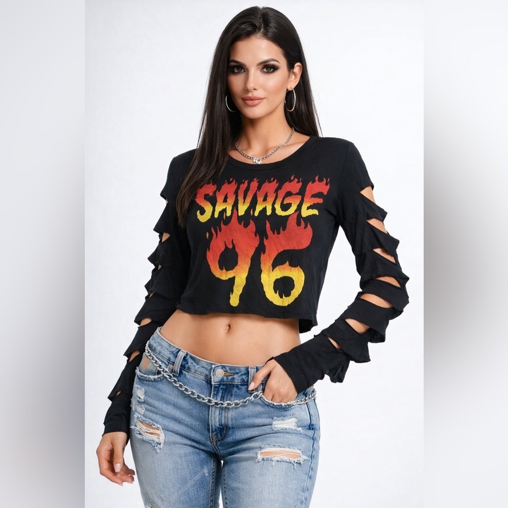 Cleo Graphic Y2K Crop Top – Stretch, Slit Sleeve Detail